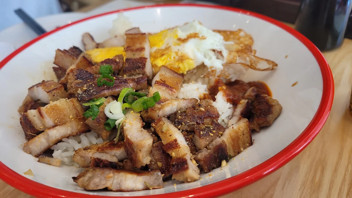 grilled pork belly and egg on rice h04 炭烧五花肉蛋拌饭